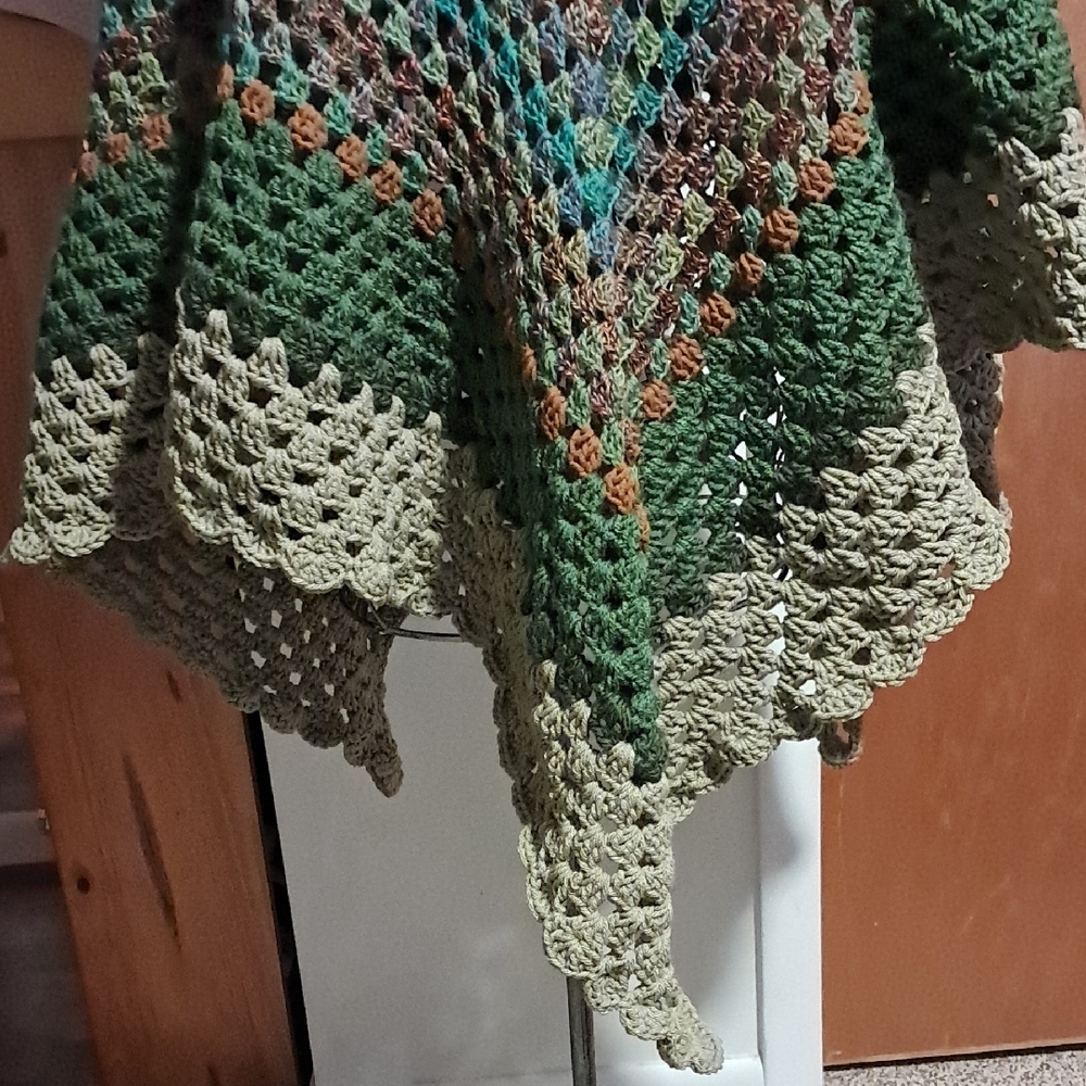 Crochet-Style Green Multi-Color Men’s Shawl Coat - Picture 4 of 9